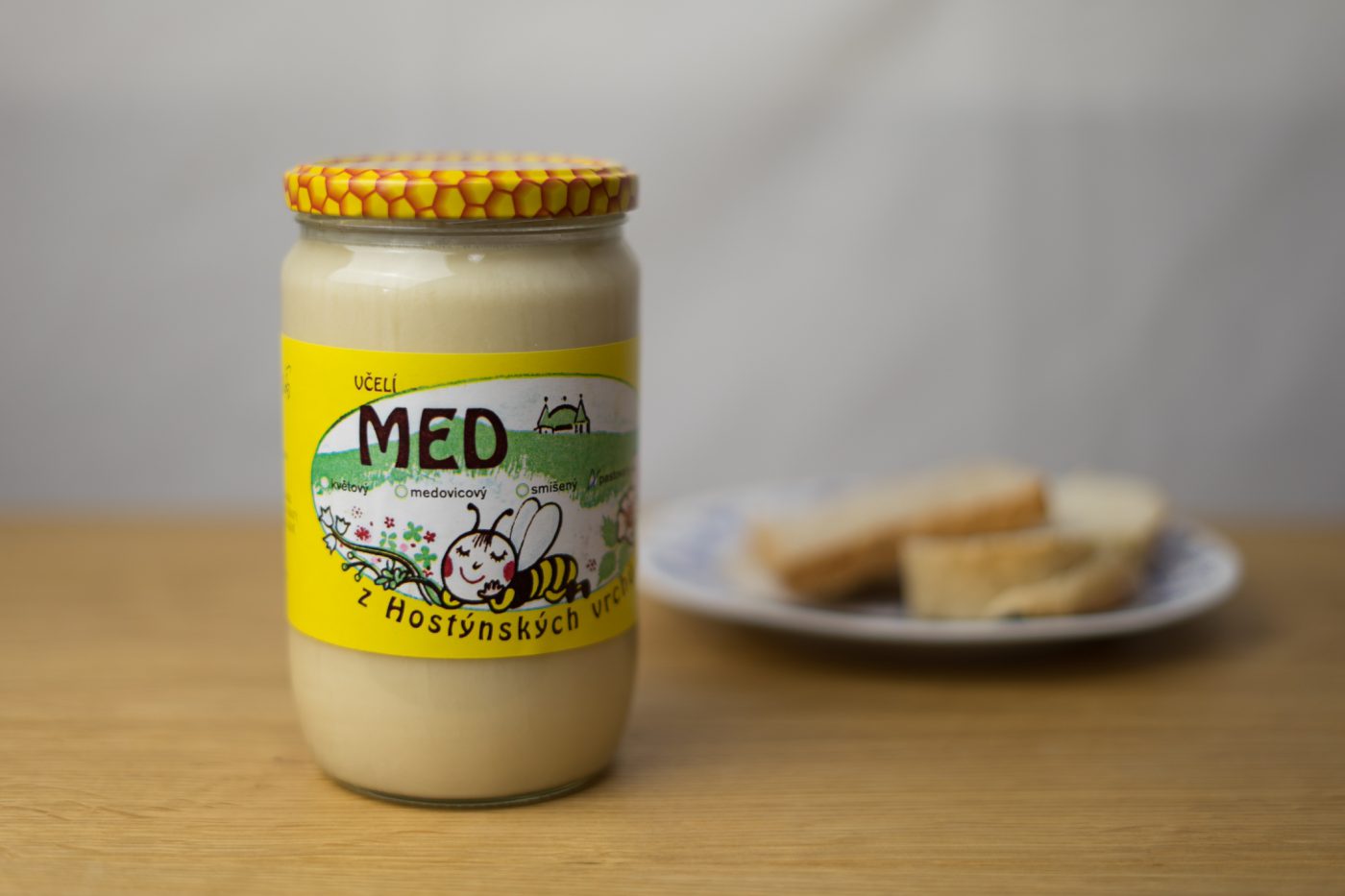 Pastovaný med